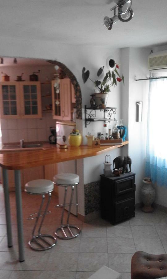 Old Castle Apartman Bakar Kültér fotó